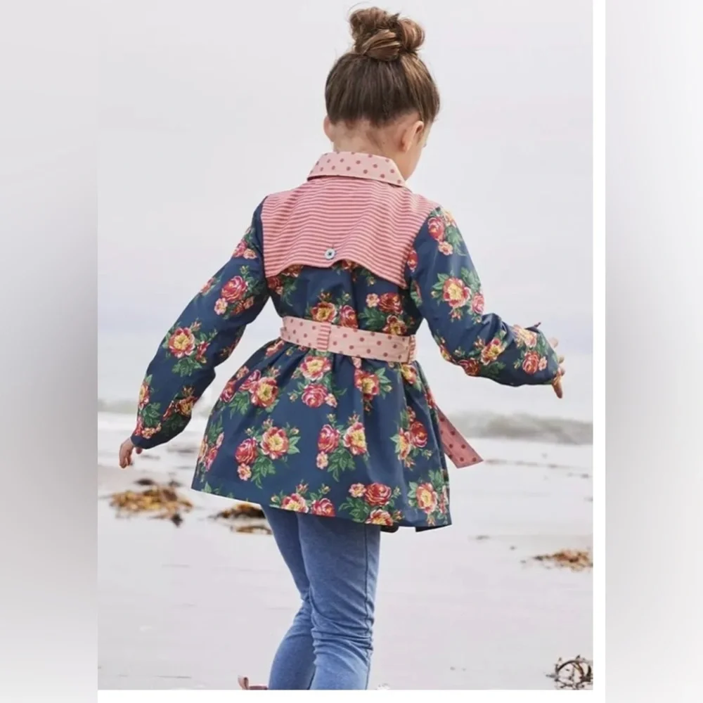 Matilda Jane raincoat. Size 4. Brilliant Daydream Down Came the Raincoat style